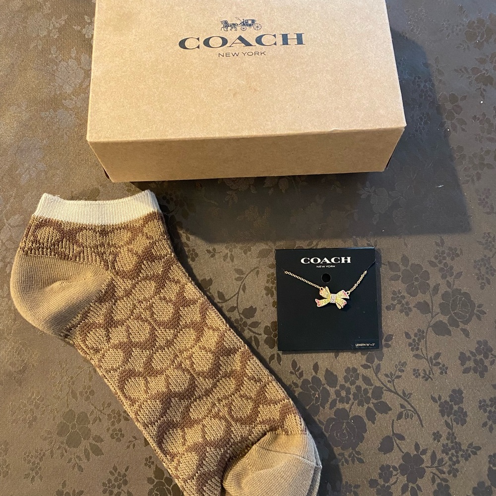 Coach Gift Set Necklace and Socks